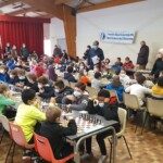Vue d'ensemble de la salle de jeu bondée lors des Championnats d'Essonne Jeunes 2021.